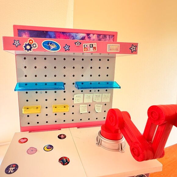 American Girl Luciana Astronaut Workstation & Telescope - Picture 3 of 6